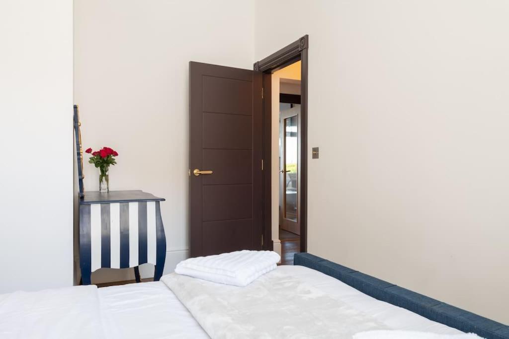 Stylish Beachfront Bolthole With Stunning Sea Views And Luxury Touches Herne Bay Esterno foto