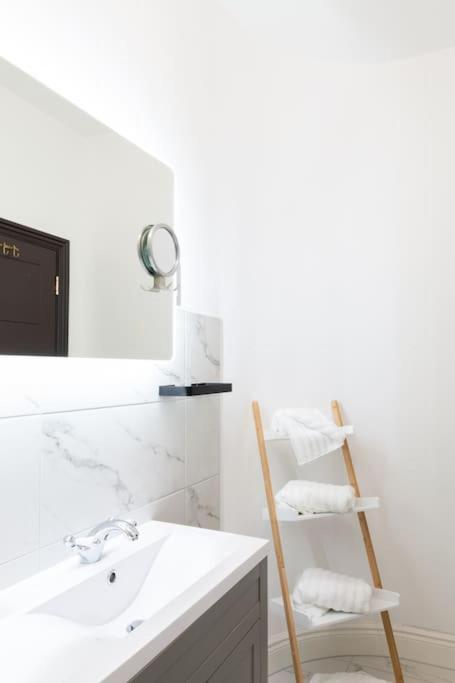 Stylish Beachfront Bolthole With Stunning Sea Views And Luxury Touches Herne Bay Esterno foto