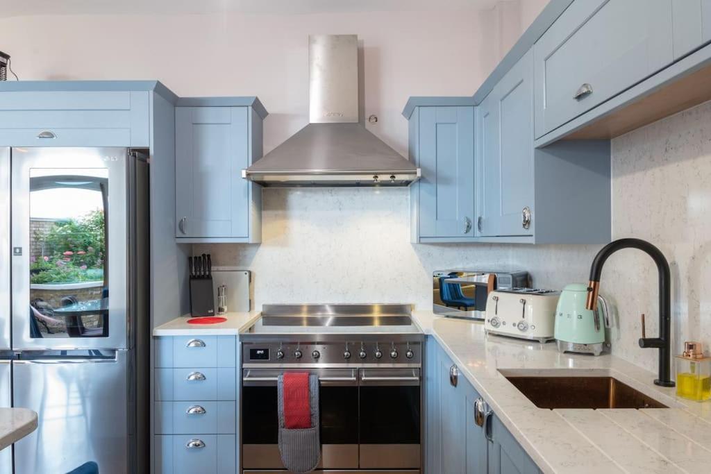 Stylish Beachfront Bolthole With Stunning Sea Views And Luxury Touches Herne Bay Esterno foto