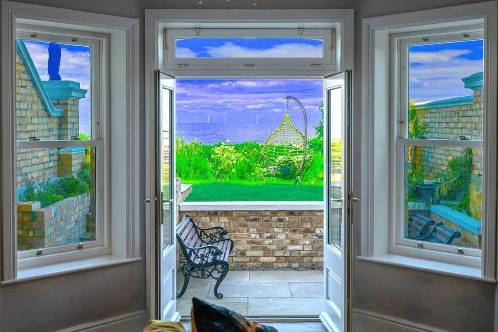 Stylish Beachfront Bolthole With Stunning Sea Views And Luxury Touches Herne Bay Esterno foto