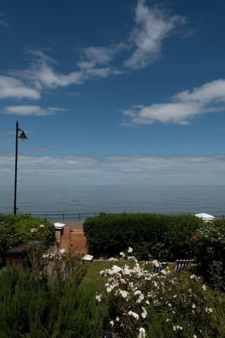 Stylish Beachfront Bolthole With Stunning Sea Views And Luxury Touches Herne Bay Esterno foto